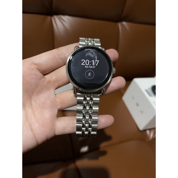 preloved jam fossil Q wander gen 2