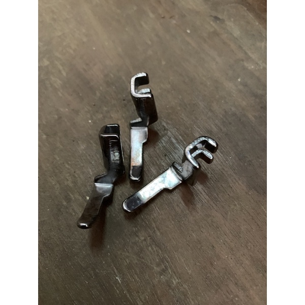 SEPATU SATU KAKI RESLETING MESIN JAHIT MANUAL