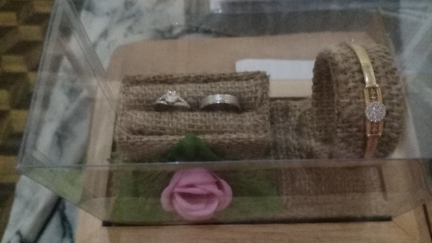 Kayu Cincin Gelang Tutup Mika Untuk Seserahan Pernikahan