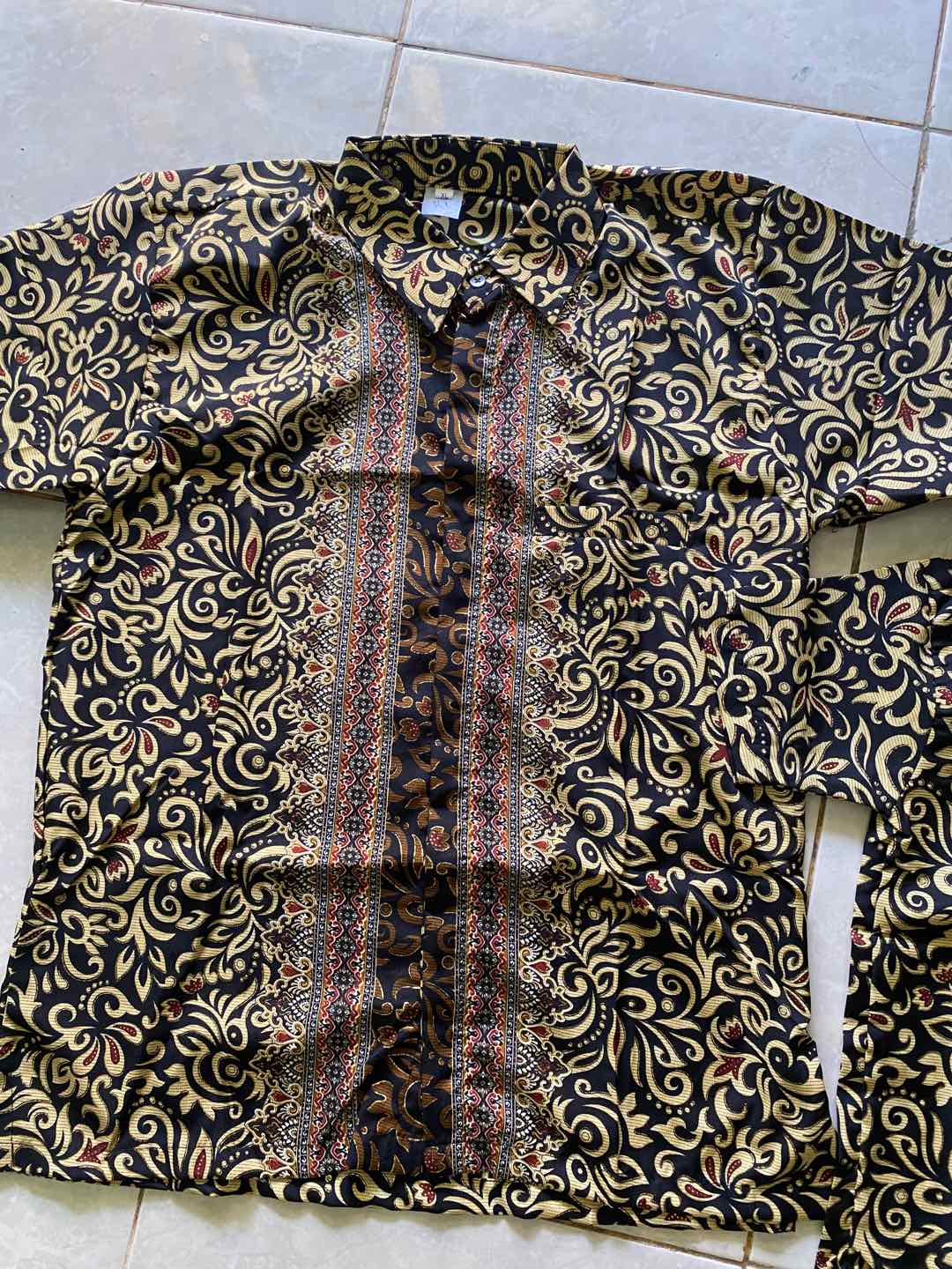 Lembayung.id / Kemeja Batik Lengan Pendek Cacing Gold