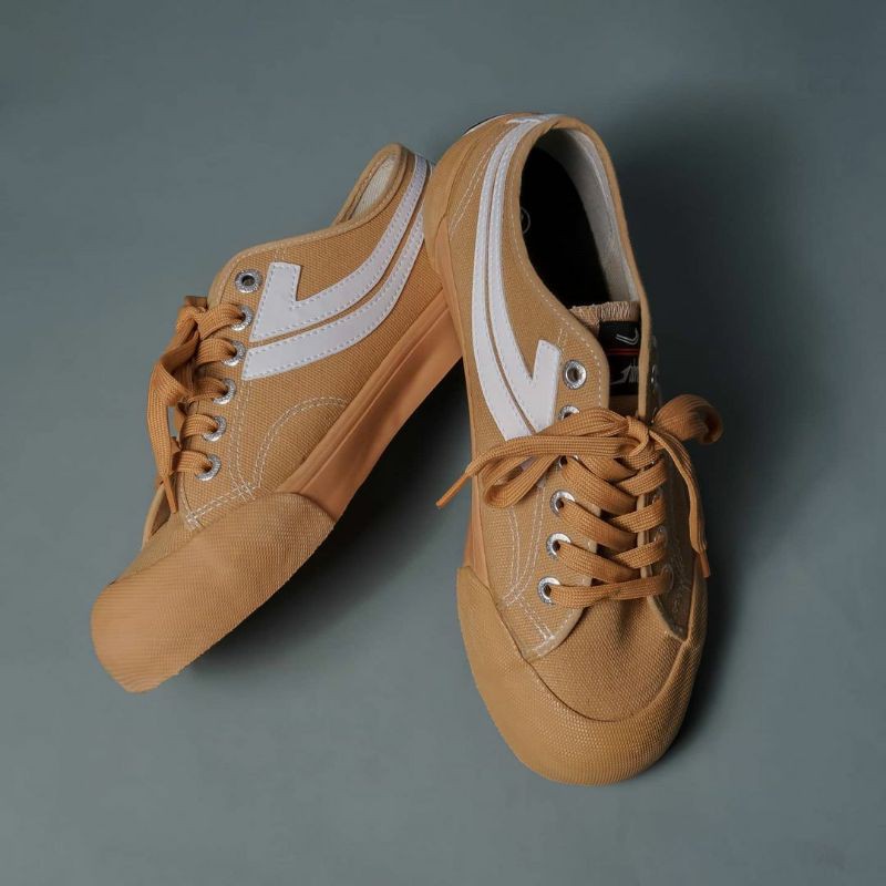 Sepatu jhonson galaxy pro low beige original