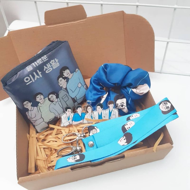 HOSPITAL PLAYLIST GIFT SET MERCHANDISE ECER