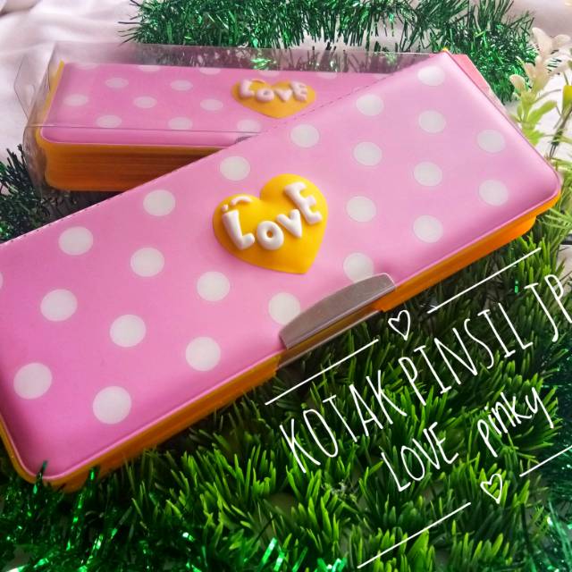 

KOTAK PINSIL LOVE