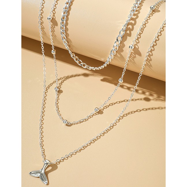 LRC Kalung Wanita Fashion Golden Micro Diamond Butterfly Alloy K98541