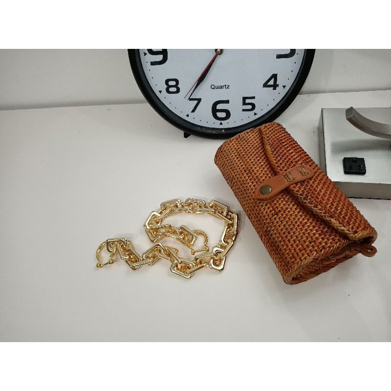 TAS WANITA SELEMPANG ROTAN RANTAI