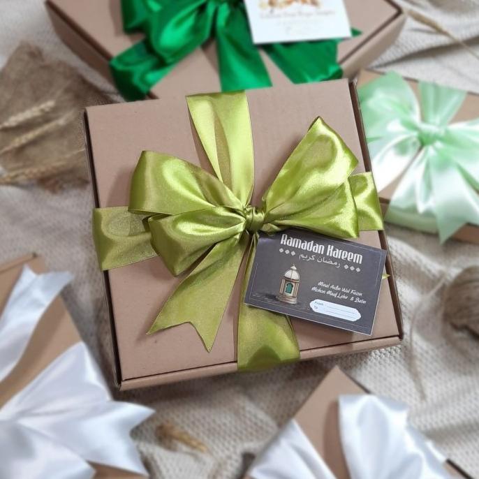 

Parsel Ramadan / Idul Fitri Hampers Wanita Sanurfi Premium
