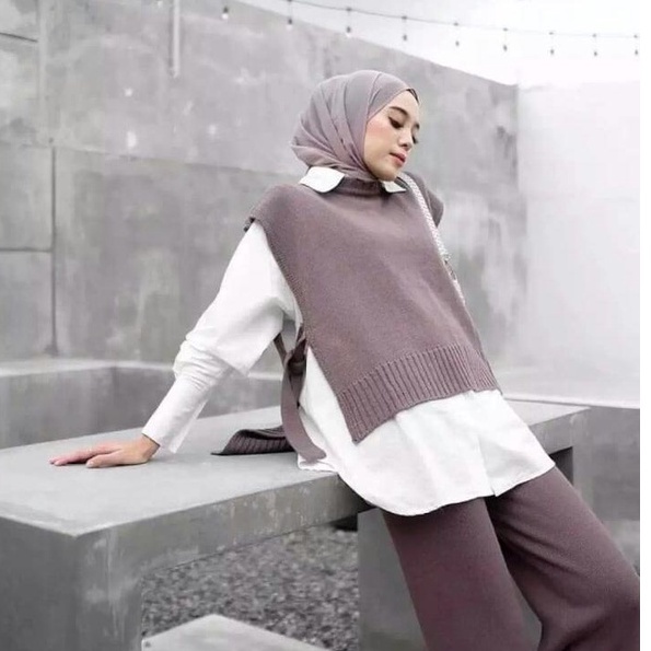 LILI VEST ROMPI TALI RAJUT KOREA WANITA OUTER KNIT KEKINIAN TERBARU