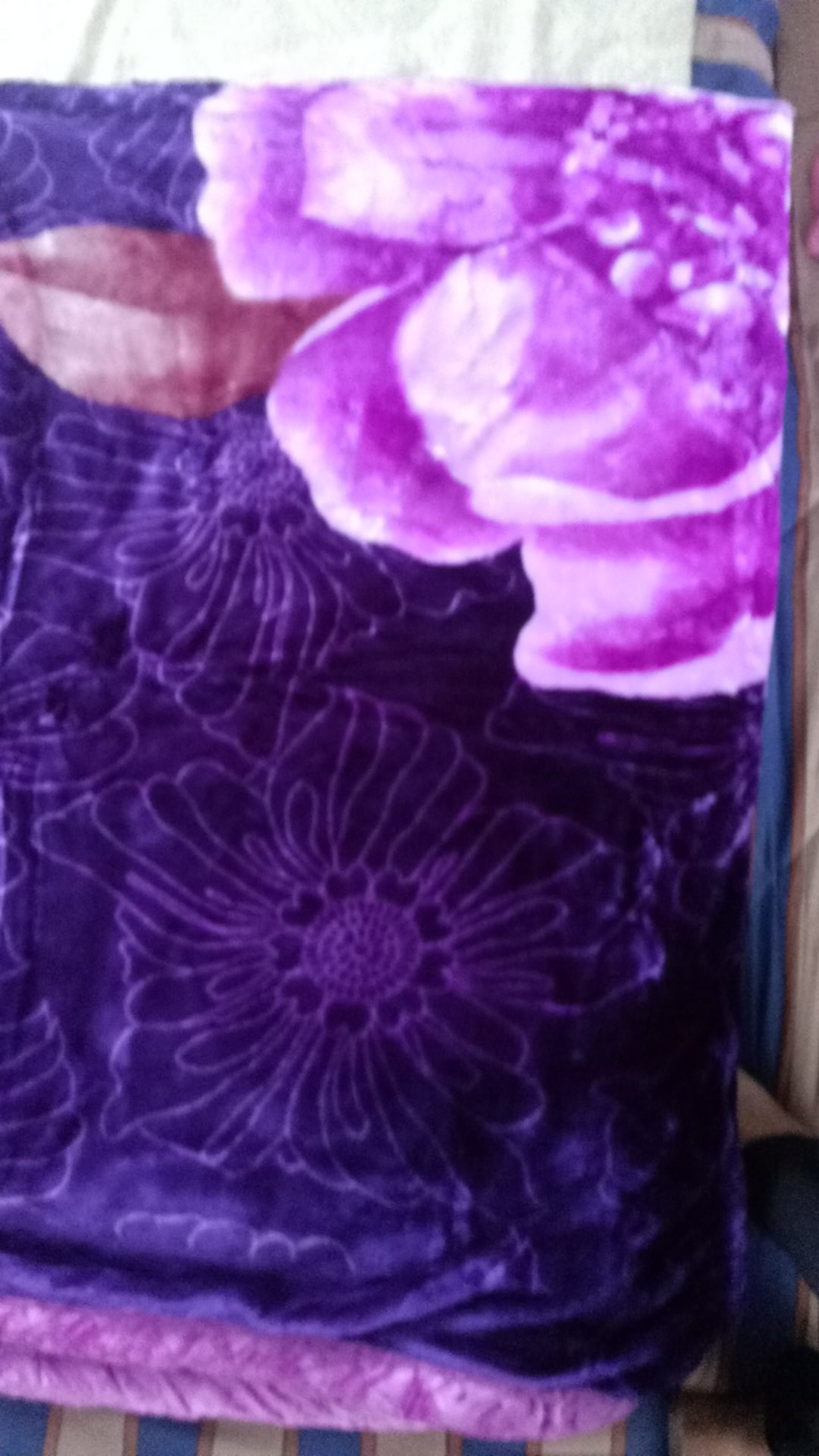 Selimut Premium Merk Everest = 2 Ply  - Saint Michael Ukuran 210 X 240 Cm Tebal & Berat  3,44 Kg