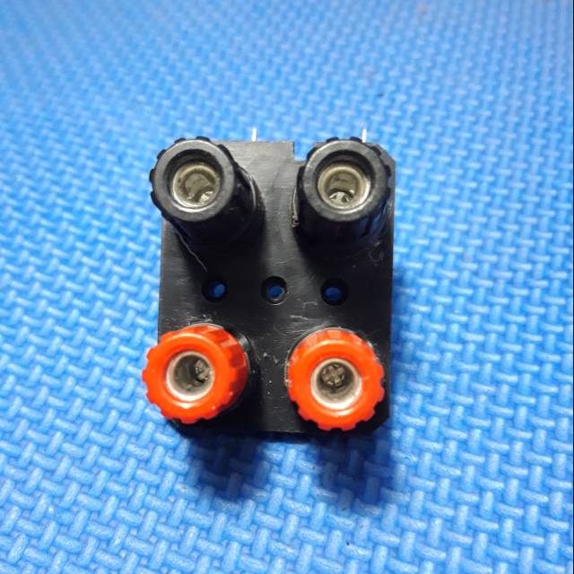 Soket box speaker 4 pin