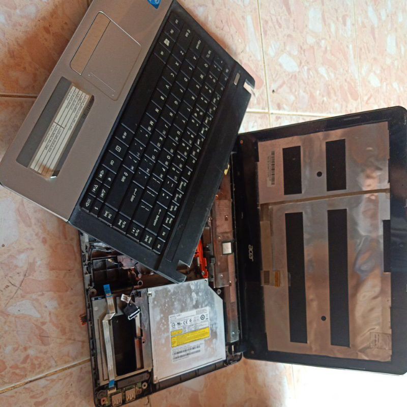 Laptop Acer E1 -431