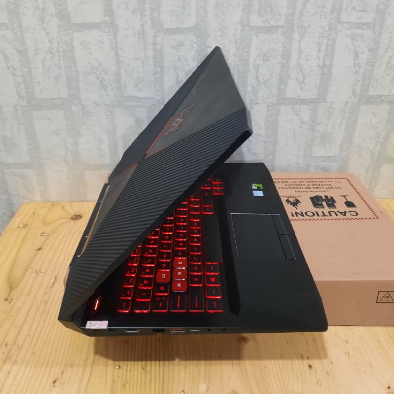 Laptop Gaming HP Omen 15-ce019DX Cor i7-7700HQ Ram 16GB+SSD 128GB+HDD 1TB NVDIA GTX1050Ti 4GB