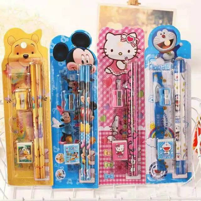 

Alat tulis set karakter paket pensil penghapus penggaris dan rautan