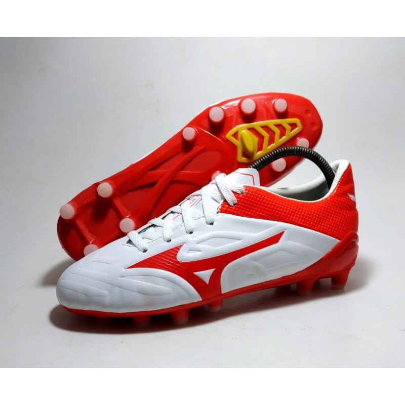 Sepatu Bola Mizuno Rebula GO