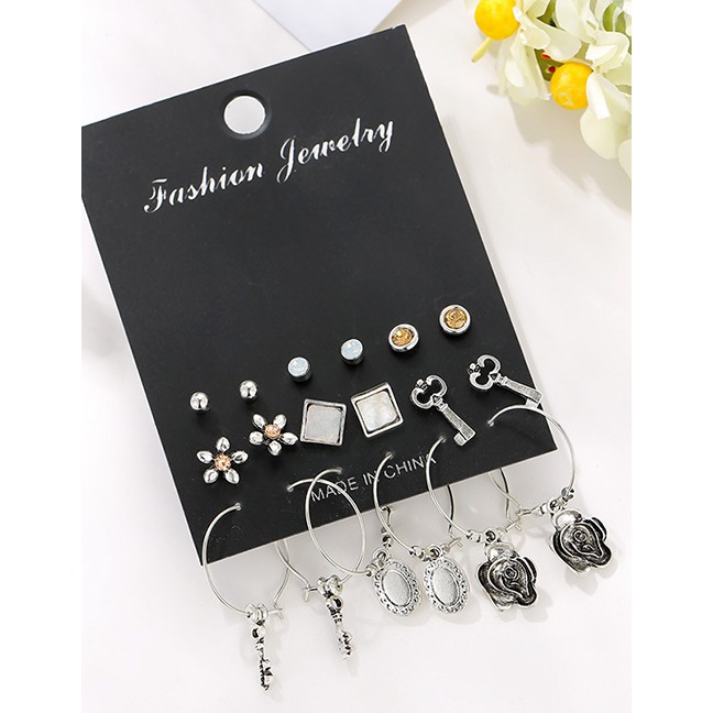 LRC Anting Tusuk Fashion Silver Key Crystal Flower Geometric Stud Earring Set D73676