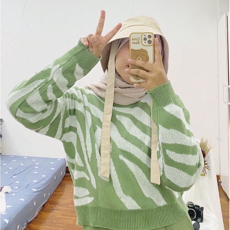 Arabelle Sweater Rajut Over Size Kekinian | Sweater Crop Rajut Tebal Wanita Lengan Panjang | Atasan Rajut Wanita Import | Sweater Rajut Korean Style | Sweater Rajut Perempuan Motif Zebra | [COD] Bayar di Tempat