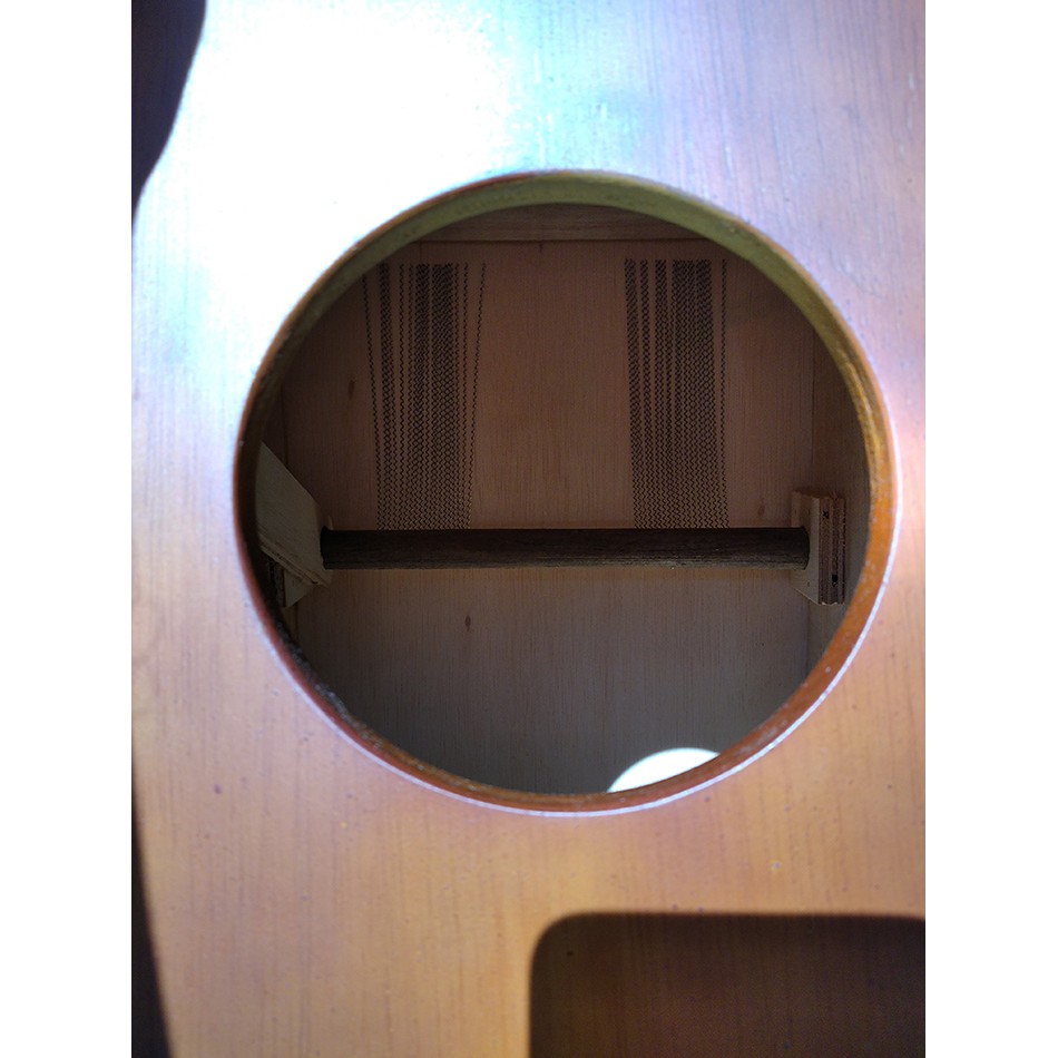Cajon/Drum box Akustik dan Elektrik