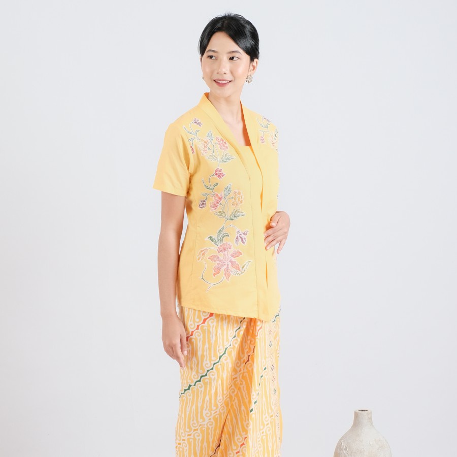 Kebaya Batik Encim Malia Lengan Pendek Meradelima Katun Kuning