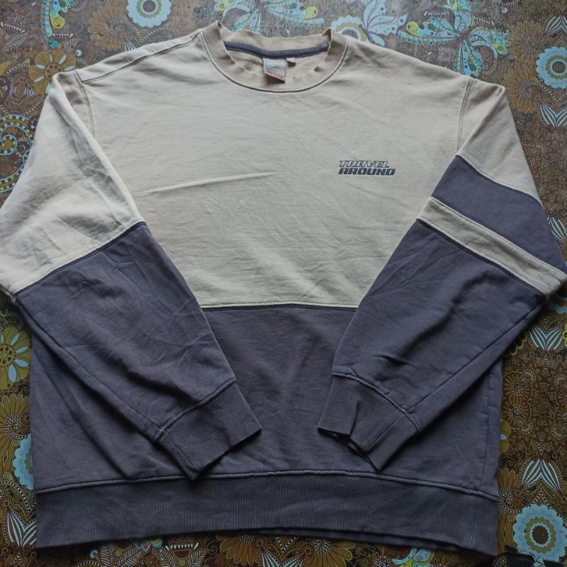 Crewneck beige cream and green SPAO