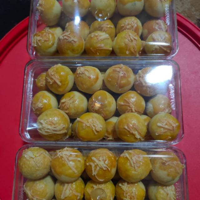 

aneka kue kering wysman made by order