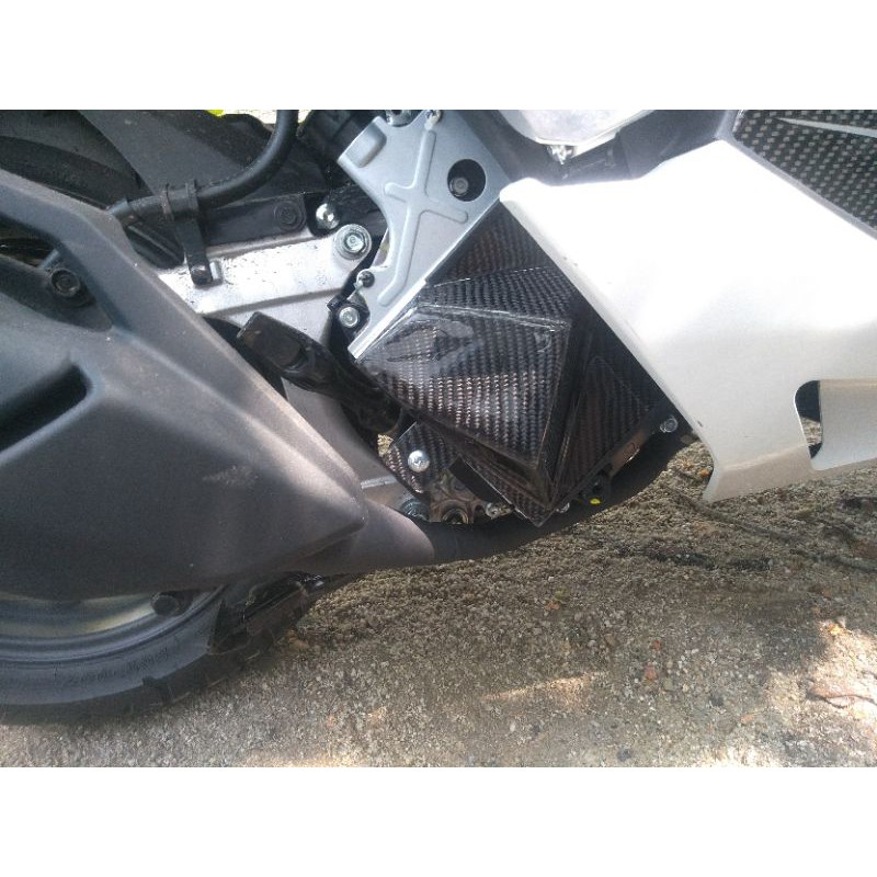 Cover radiator Pcx 160.Berbahan karbon kevlar