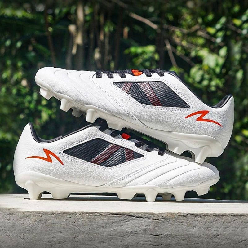 SPECS DOMINIO FG WHITE BLACK