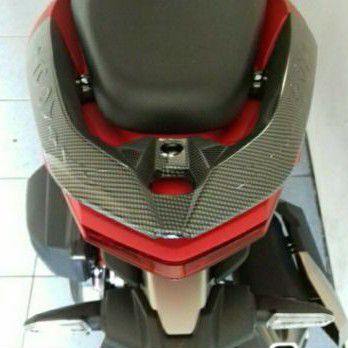 COVER BEHEL CARBON VARIO 125 150 KEYLESS