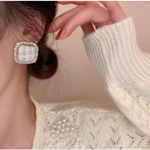 ANTING KOREA WANITA RETRO TITANIUM DIAMOND ELEGANT ANTING TUSUK ANTI KARAT GIWANG AKSESORIS ANTING FASHION IMPORT ANT61