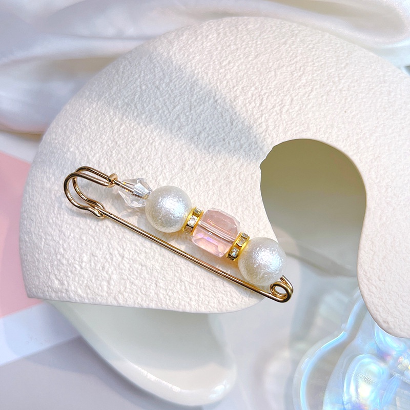 Bros Pin Bentuk Permen Bahan Metal Aksen Kristal Mutiara