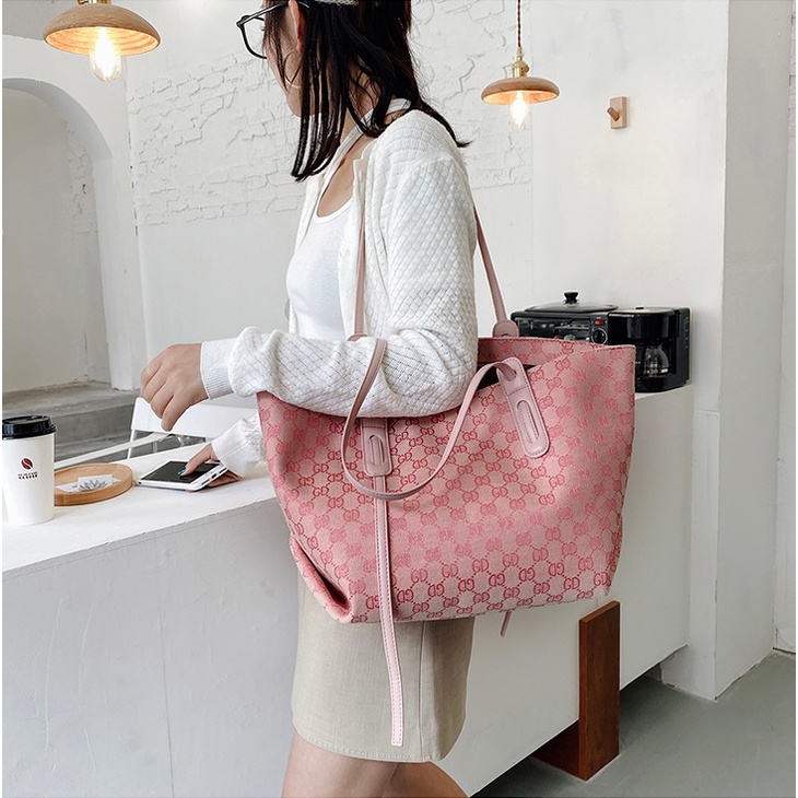 TFT AX200165 92836 AX836 T21 B2005 E4135 C0234 SZ5695 (1 KG MUAT 3) Tas Wanita Totebag Import