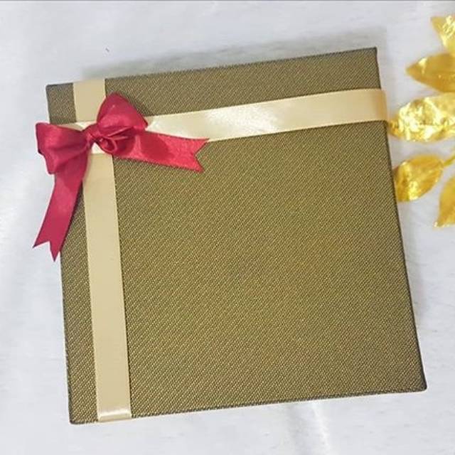 

Kotak / box kado 20x20cm tinggi 8 cm