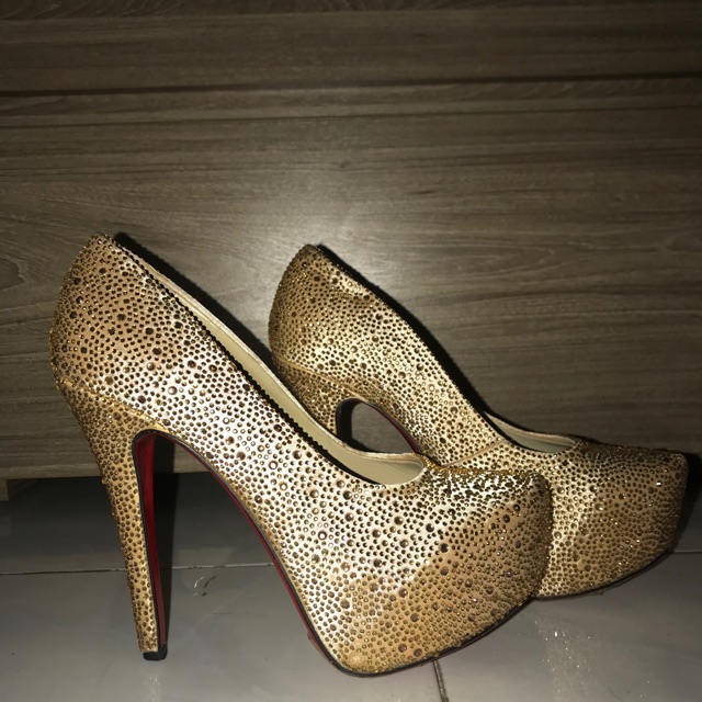 LOUBOUTIN HEELS