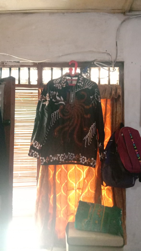 Gurdo Pari Kemeja Batik Pria Reguler Fit Lengan Panjang Modern Ori Dasar Hitam
