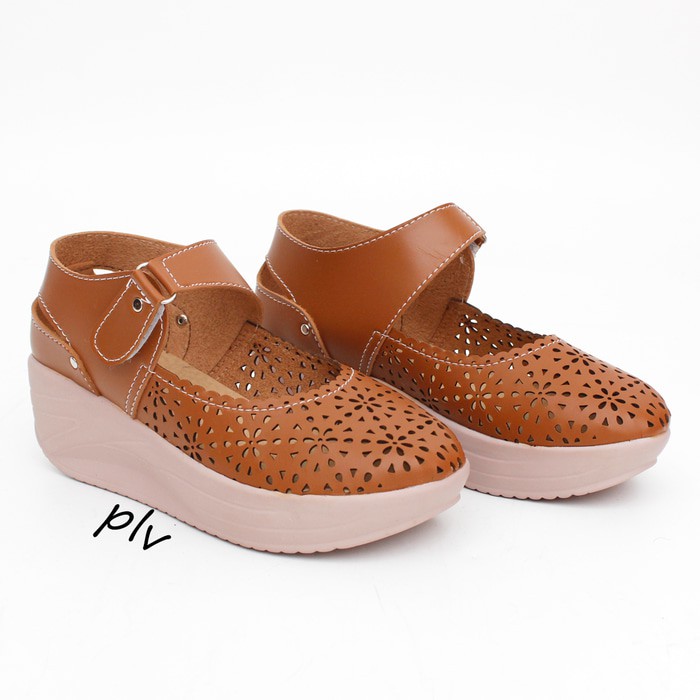 Original Sepatu Wanita Wedges Replika Kickers Laser SA80 Tan Murah