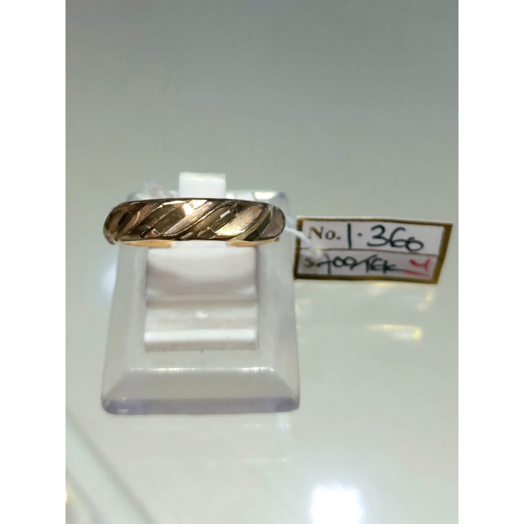 Cincin Emas Fashion Ukir Kadar 70% 1.36 Gram Size 13