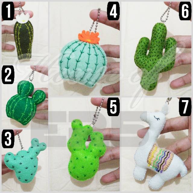 Gantungan Kunci Flanel Mainan Kunci Llama & Kaktus