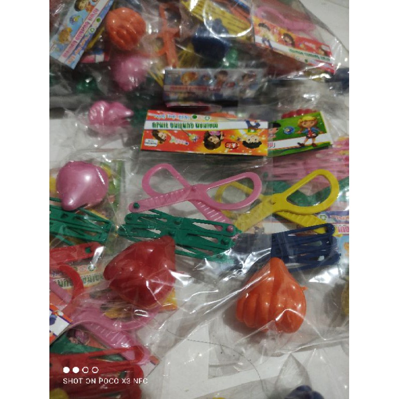

mainan gunting tonjok/ gunting tinju isi 20 pcs
