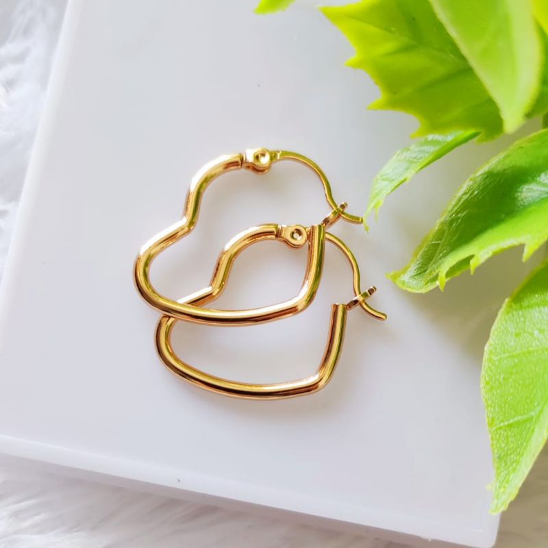 Anting Tusuk Xuping Motif Love Emas
