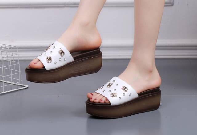 Wedges Wanita Import Tipe 1487