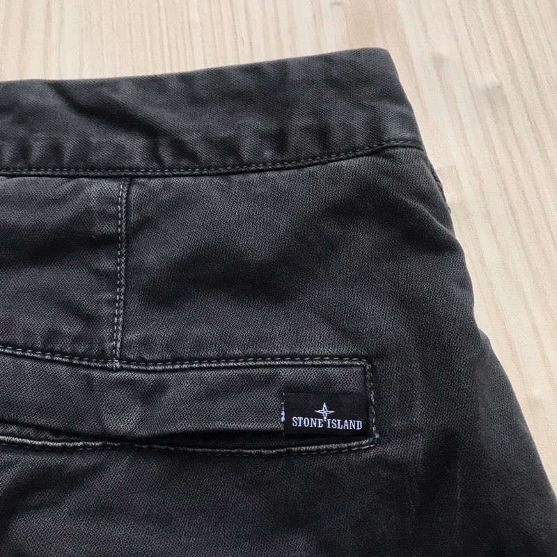 Stone Island (Barcode Tembus) second/bekas