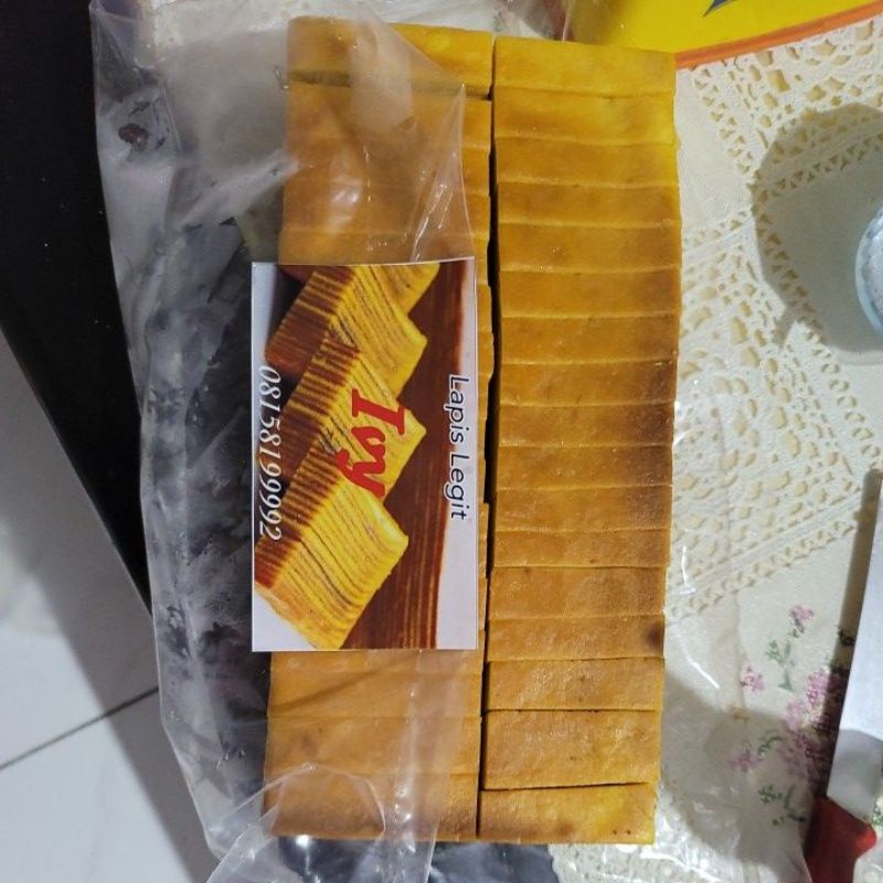 LAPIS LEGIT IVY RESEP KELUARGA FULL WISMAN ENAK LEZAT DIBUAT BARU STIAP ADA ORDERAN EXP SEMINGGU KIRIM DARI BEKASI DIJAMIN FRESH UKURAN 10 X 20 KOTAK BOX SESUAI TEMA HARI RAYA