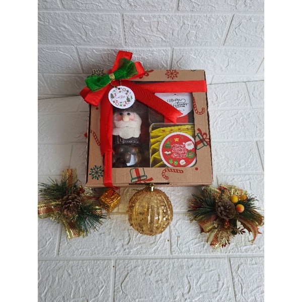 hampers natal christmas hampers kado natal the body shop