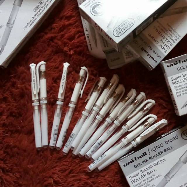 Uniball putih, signo pen