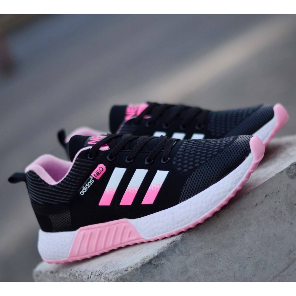 Adidas NMD R2 size 36 - 40 wanita olahraga sport running lari jogging abu putih merah import senam