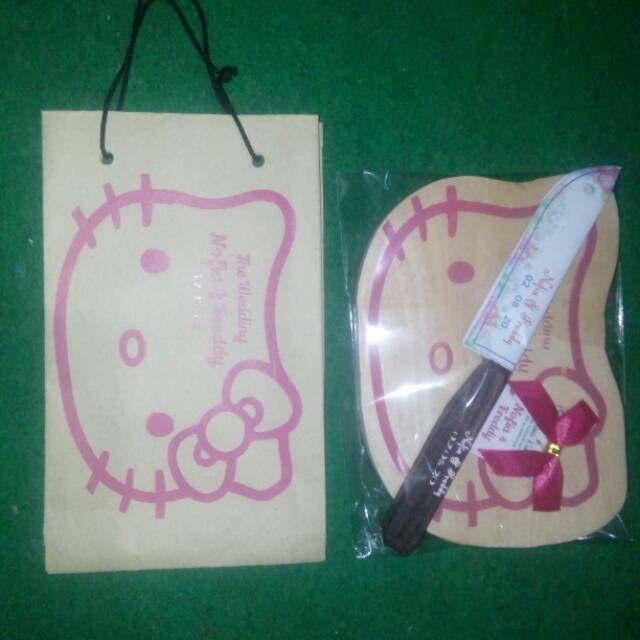 

Talenan plus pisau hello kitty plus tas paperbag