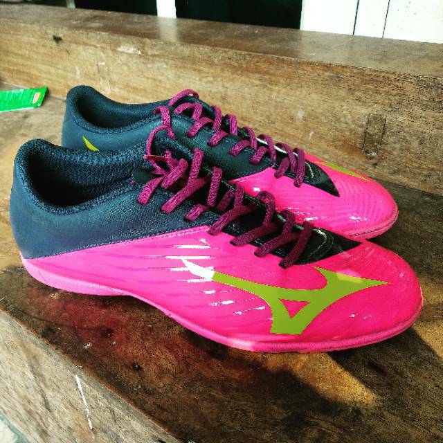 Sepatu Futsal Mizuno Basara 103 Second 98% Pink