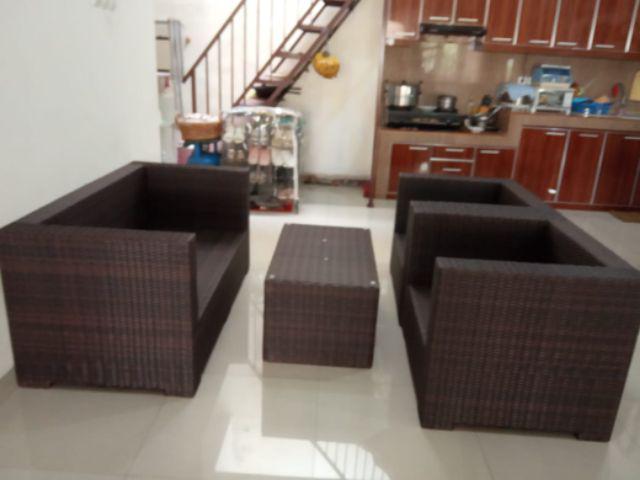 Set Kursi Tamu & Living Rotan Sintetis Honey Brown Gradasi Bgor Cbnong