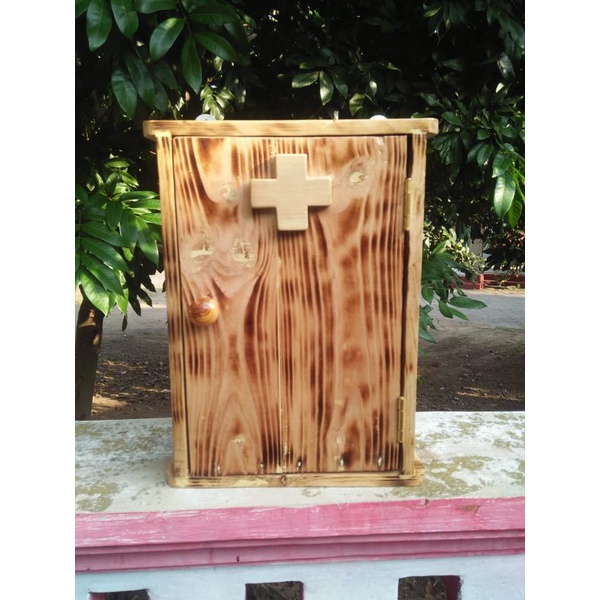 kotak p3k Kayu Jati Belanda