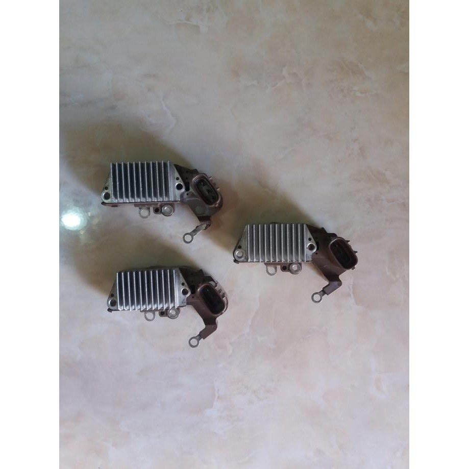 Ic regulator/ic alternator dinamo ampere soket oval great corolla