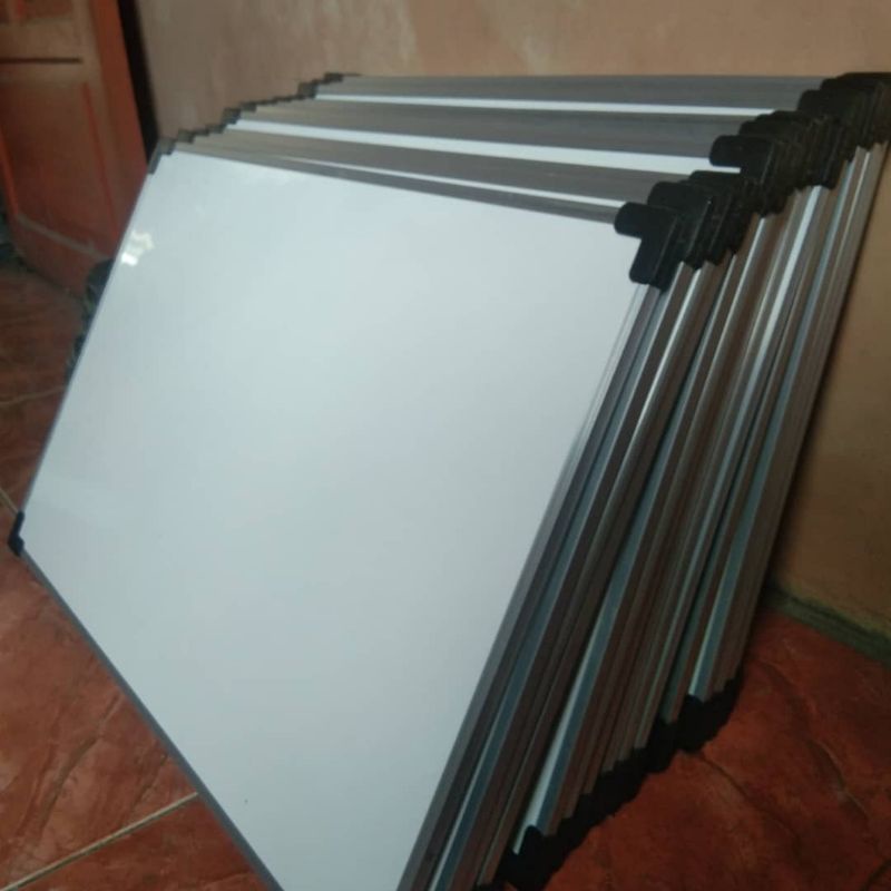 

papan tulis 2 sisi (depan belakang) alumunium