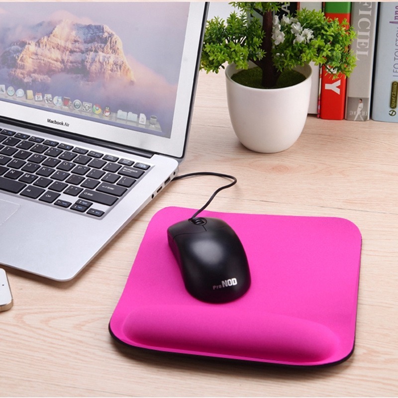 Mouse Pad Gaming Bentuk Persegi Desain Ergonomis Nyaman Dengan Gel Pergelangan Tangan